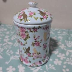 猫と薔薇柄の陶器製コーナーポットのサムネイル