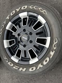 ハイエース16インチホイールのサムネイル
