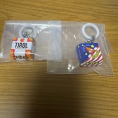チロルチョコ めじるしアクセサリー ミルクヌガー&アーモンドのサムネイル