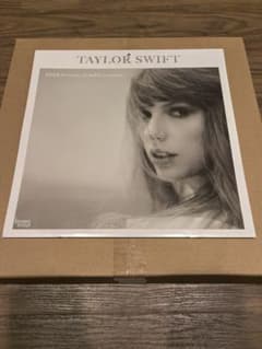 Taylor Swift / テイラー・スウィフト 2026年カレンダー - メルカリ