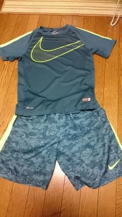 NIKE 運動着のサムネイル