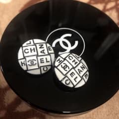 CHANEL ボタンのサムネイル