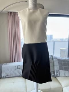 NINA RICCIバイカラー ノースリーブ トップス バックオープン NINA RICCIバイカラー ノースリーブ トップス バックオープン - メルカリ