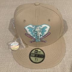 HATCLUB  NEW ERA ニューエラ カスタム 7 3/8 ピンバッジ付のサムネイル