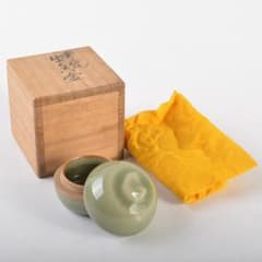 茶道具　諏訪蘇山作　青磁　牛　香合　共箱　M　R7261 茶道具 諏訪蘇山作 青磁 牛 香合 共箱 M R7261 - メルカリ