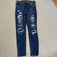 AMERICAN EAGLE ダメージ加工 スキニーデニムパンツのサムネイル