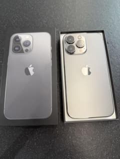 Apple iPhone 13 Pro 256GB グラファイト ブラックのサムネイル