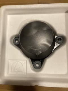 アストンマーティン　バング＆オルフセン　スピーカーのサムネイル