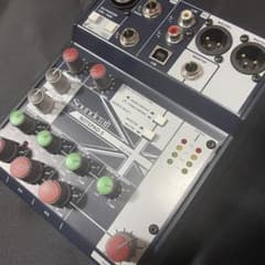 soundcraftの5チャンネルミキサーのサムネイル