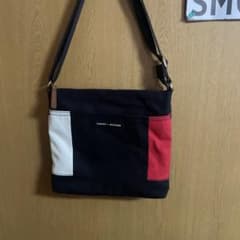 ト*ん様 TOMMY HILFIGER ショルダーバッグ ネイビー/ホワイト/レのサムネイル