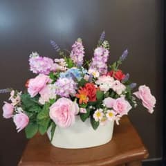 インテリアフラワー　多彩な色の造花アレンジメント(陶器)のサムネイル