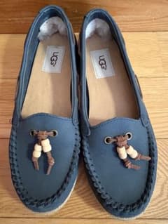 値下げ　UGG アグ モカシン　春夏用　ネイビー　美品のサムネイル