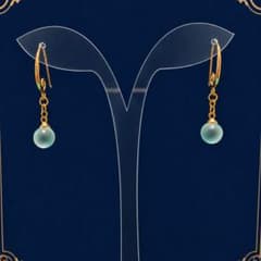 ブルー 揺れる フックピアス ゴールドカラー ハンドメイドのサムネイル