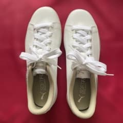 PUMA ホワイト スニーカーのサムネイル