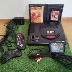 SEGA メガドライブ 本体 + ゲームソフト2本 - メルカリ