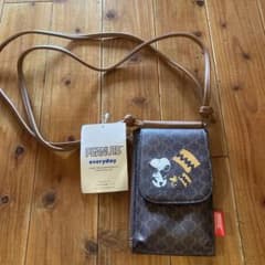 しまむら★スヌーピー　スマホショルダーのサムネイル