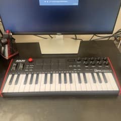 AKAI MPK mini plus MIDIキーボードのサムネイル