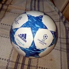 サッカーボール adidas FINALEのサムネイル
