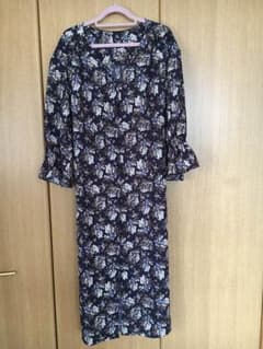 GU 花柄ワンピースのサムネイル