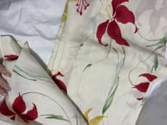 浴衣セット キラキラ クリーム色 赤 黄色 百合 帯・下駄・髪飾りセット