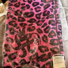 浜崎あゆみ ヒョウ柄タオル ピンク・黒 - メルカリ