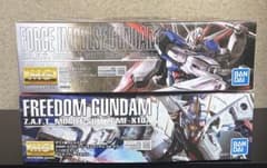 MG フォースインパルスガンダム & フリーダムガンダム Ver.2.0 2個のサムネイル