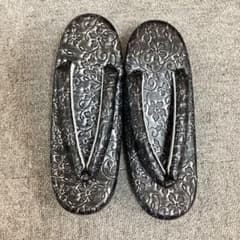 草履 和装履物 花柄 黒系のサムネイル