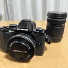 OLYMPUS OM−D E−M10 OM-D E-M10 BLACKのサムネイル