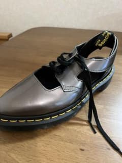2月末までの限定販売　Dr.Martens ドクターマーチン 3ホールのサムネイル