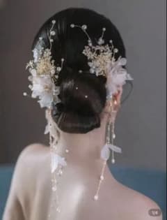 花とパールのエレガントヘッドドレス 結婚式　前撮り　ウエディングのサムネイル