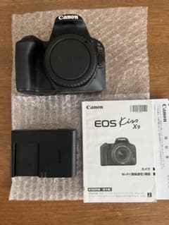 Canon EOS KISS X9 Wズームキット BKのサムネイル