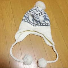 白○ニット帽のサムネイル