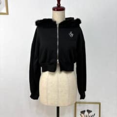 【ラスト1点】新品 未使用 ファー付きジップパーカー ブラック F ショート丈