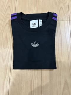adidasオリジナル　3本ライン Tシャツ 黒週末SALEのサムネイル