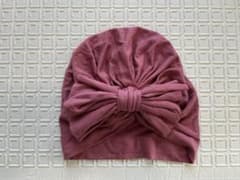 ベビー帽子 くすみピンク リボンのサムネイル