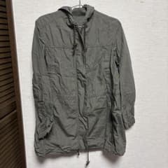 UNIQLO マウンテンパーカー カーキのサムネイル
