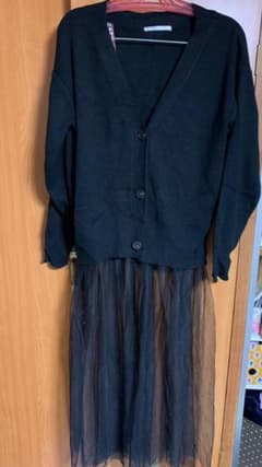 黒カーディガンのサムネイル
