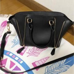 値下げ中！！ショルダーバッグ 黒のサムネイル