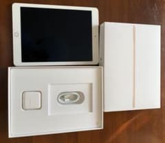 iPad Pro 9.7インチ 128GB ゴールド wifiモデルのサムネイル