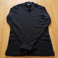 黒のトップスのサムネイル
