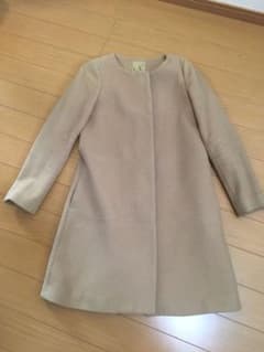 natural beauty basic カーキ色コートのサムネイル