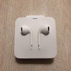 イヤホン 純正品 コンビニのサムネイル