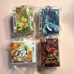 ポケモン パッケージ&カートリッジキーホルダー　 金　銀　サン　スカーレットのサムネイル