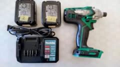 マキタ M695D インパクトドライバー 充電器 バッテリー2個のサムネイル