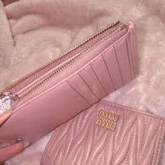 miumiuカードケース財布のサムネイル