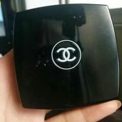 CHANELアイシャドウのサムネイル