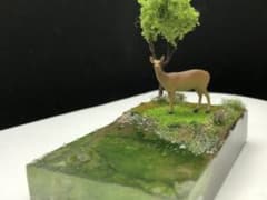 森に佇む鹿 川 レジン ジオラマ - メルカリ