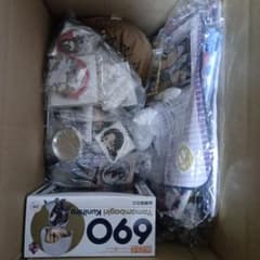 刀剣乱舞グッズ 100サイズ段ボール 200点以上 まとめ売り 刀剣乱舞グッズ 100サイズ段ボール 200点以上 まとめ売り - メルカリ