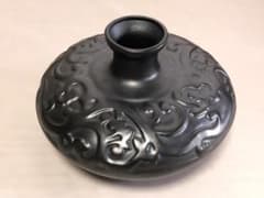 仇志海（Qui Zai Hai）作 唐草文黒陶瓶 】 証書付 - メルカリ