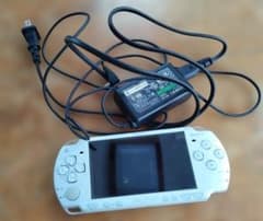 ひ*ろ様 【ジャンク品】SONY PSP-2000 本体 水色 ACアダプター付のサムネイル